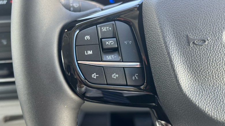 Ford Transit Custom E-320 L1 Rwd 100kW 65kWh H1 Van Limited Auto